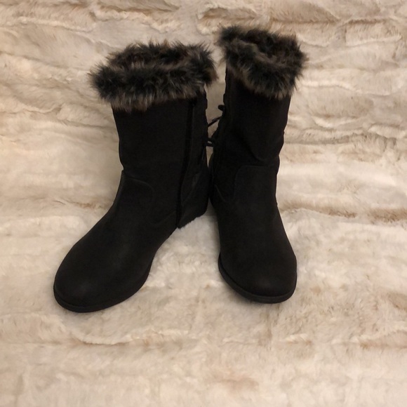 TORRID Foux Fur Trimed Lace -Up WW Boots Booties Women Size 7W Black NEW - Picture 6 of 16